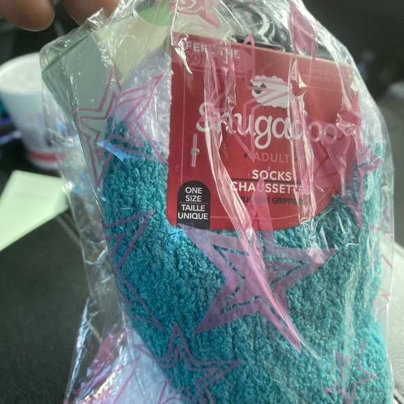 Energetic Lotion with fuzzy cozy socks - Picture 5 of 5